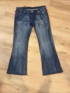 Rock & Republic Women's Jeans R&R Cut 9051 Embellished pockets Flare Leg Size 32